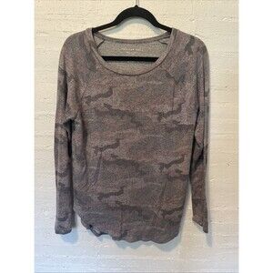 American Eagle Soft And Sexy Plush Light Pink Camo Top Small